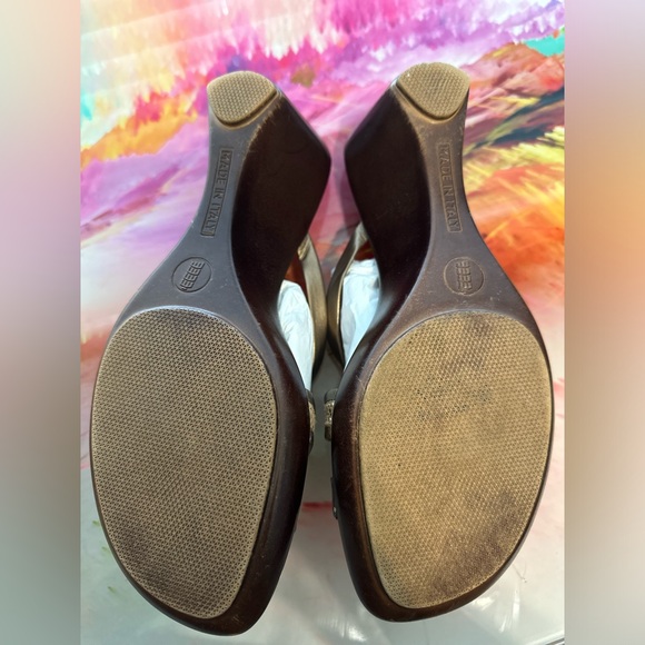 Italian Shoemakers Wedge Heeled Sandals - Picture 9 of 13